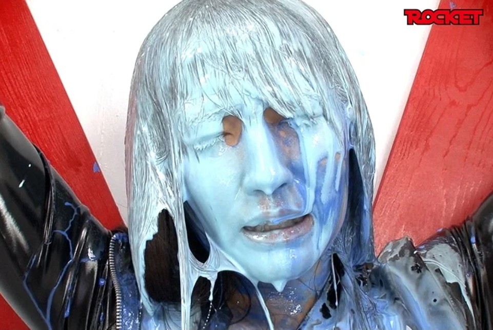 スパイピンチ拘束顔面ぶっかけメッシー