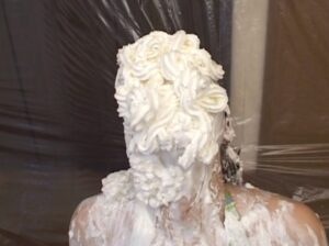 生クリーム女体盛りメッシー｜全身ヌルヌルどろどろの姿にゾクゾクする嬉しいエロフェチ動画