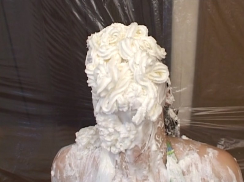 生クリーム女体盛り