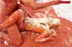 満点評価のメッシー顔面ぶっかけ全身ドロドロ最高峰｜食材を贅沢に使用素敵なエロフェチ動画