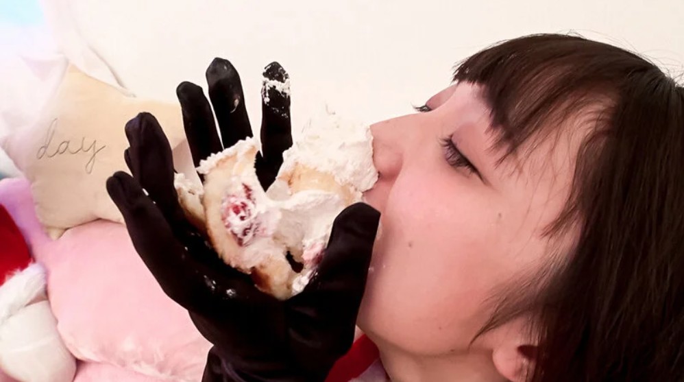 パイ投げ生クリームメッシー