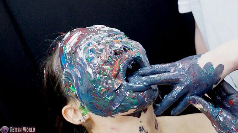 顔面ペイントぶっかけメッシー