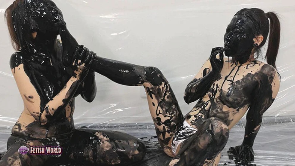 全身ペイントまみれメッシー