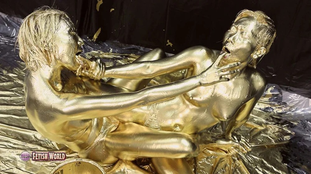 全身ペイントまみれメッシー