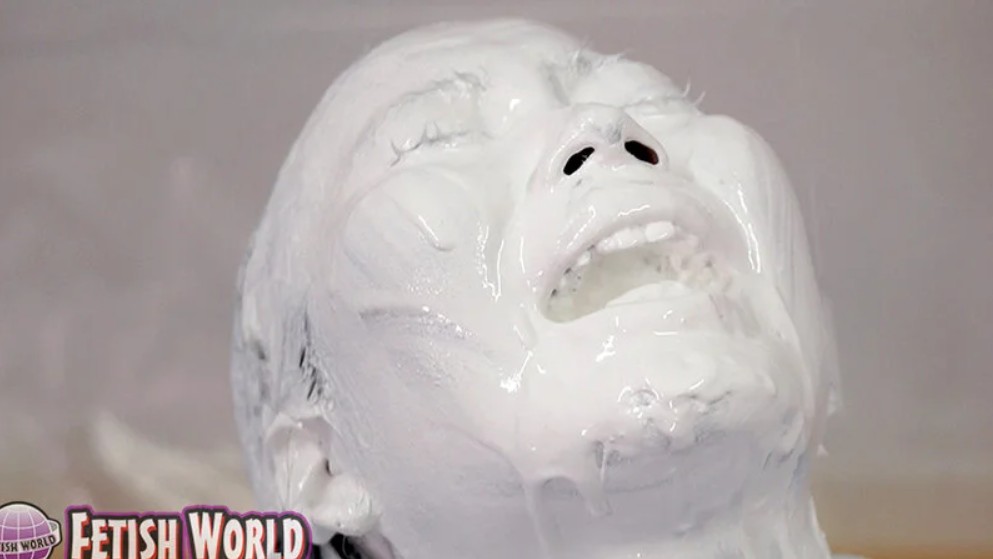 絵の具顔面ぶっかけメッシー