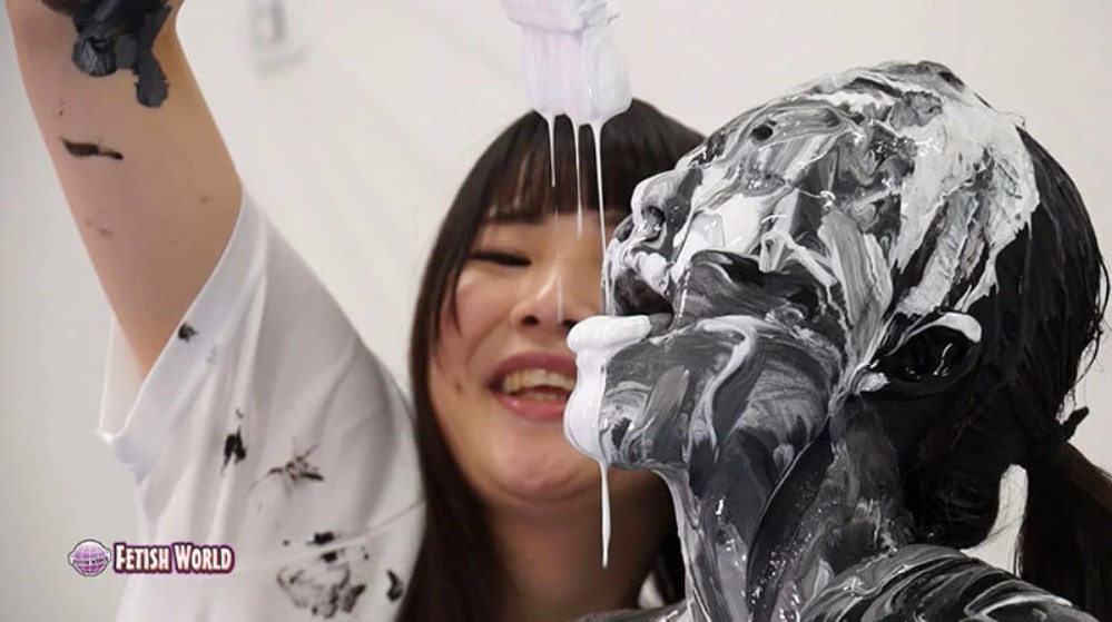 顔面ぶっかけペイントメッシー