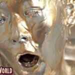 銀粉顔面ぶっかけレズメッシー｜光沢感がタマラナイ肌の質感に興奮作品レビュー